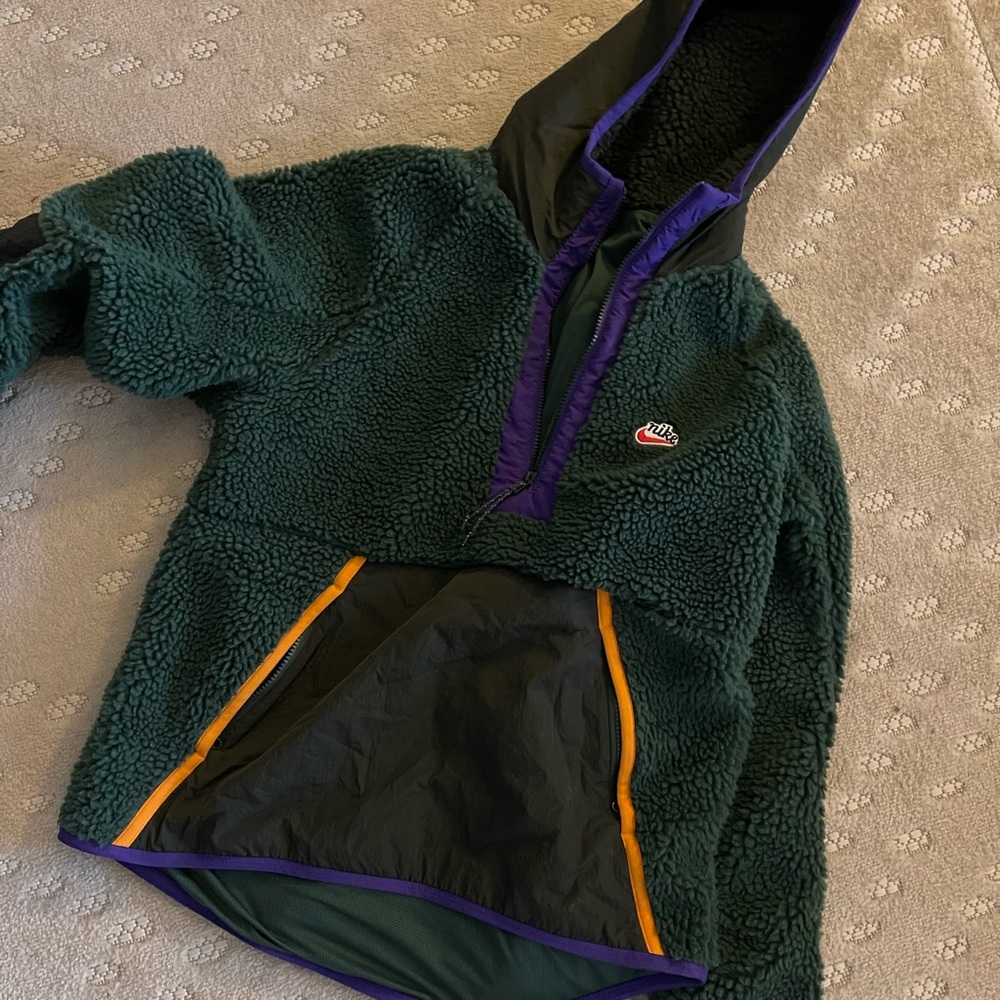 Nike green windbreaker pullover for men